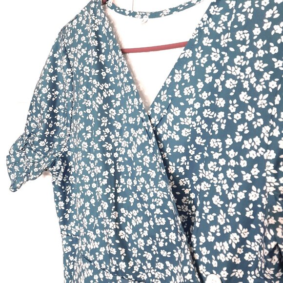 Women’s Blue Short Sleeved Floral Dress with 4 frontal buttons Size L - Picture 3 of 5